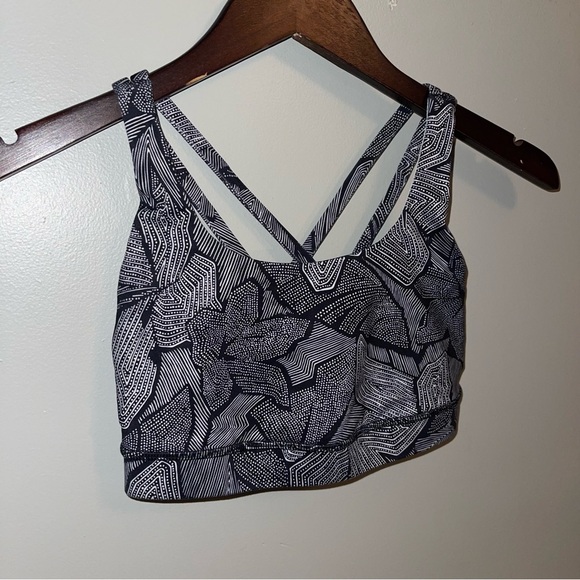 Lululemon Energy Sports Bra Women's Size 4 US White‎ Black Patterned Stretch - Picture 5 of 11